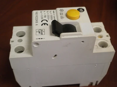 USED Allen-Bradley 1492-RCD2A16