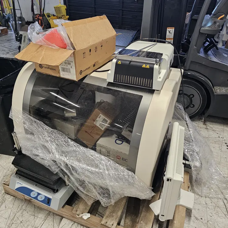Used Becton Dickinson (BD) BD Viper LT Automated Molecular Diagnostic System with Prewarm Heater 442950 & Monitor Analyzers Systems - Other Texas US | PT Medical Technologies #1518264
