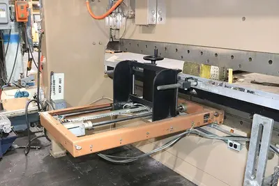 135 Ton x 10 Ft Cincinnati Hydraulic Press Brake Model 135CB8