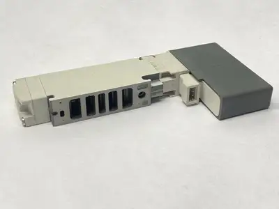 USED SMC PNEUMATIC SOLENOID VALVE 5-PORT