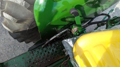 USED 1976 JOHN DEERE 2040
