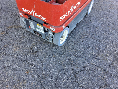 Used 2017 Skyjack SJ12 Vertical Mast Lifts Texas US | Stack Equipment #1550367