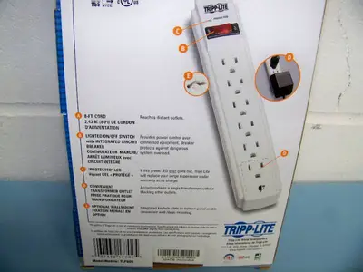TRIPP-LITE TLP608 6-Outlet Surge Suppressor Strip - NEW IN PACKAGING