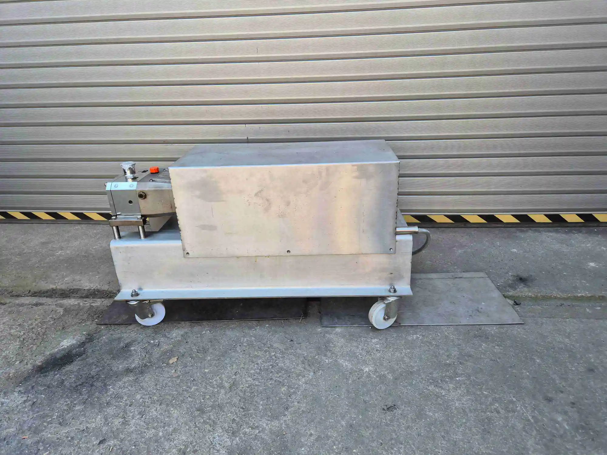 Used JOHNSON PUMP 2/0017 Centrifugal Pumps CZ | Perry Equipment #1266884