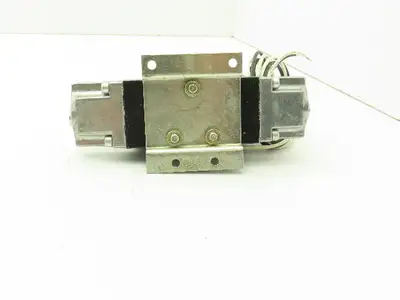 ARO 5840 2323 22 Pneumatic Solenoid Valve 5-Port 115V 150 PSI