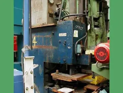 USED GURY 15 TON
