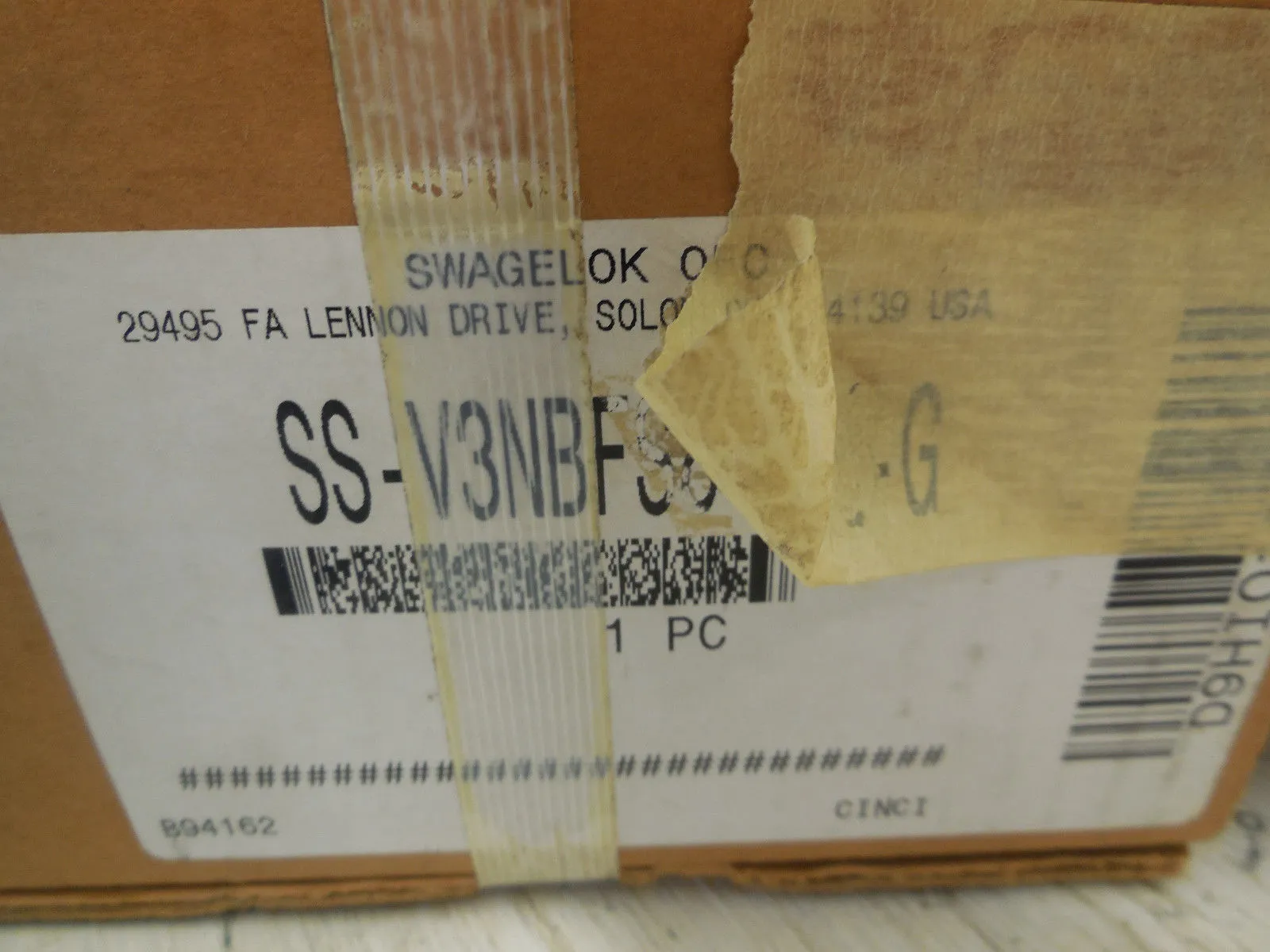 NEW SWAGELOK SS-V3NBFS8-FL-G 3 WAY MANIFOLD VALVE SSV3NBFS8FLG