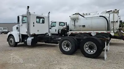 Used 2012 FREIGHTLINER CORONADO 122 SD Cab Chassis trucks Texas US | Roll Off Truck World #1491756