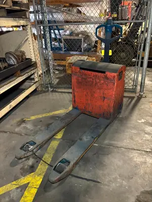 Used _UNKNOWN_ _UNKNOWN_ Electric Pallet Trucks Ohio US | Myron Bowling Auctioneers Inc #1504543