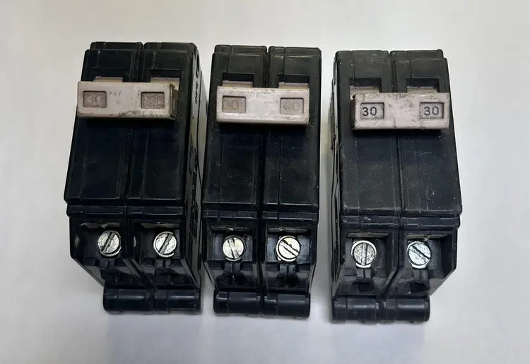 Used CUTLER-HAMMER CH230 Miscellaneous Equipment (Electrical & Power) | Surplus Asset Holdings #1195090