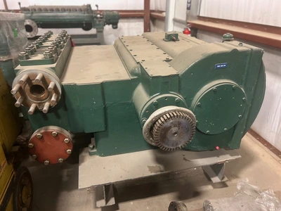 Union QX-300 Quintuplex Plunger Pump
