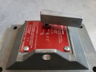 NEW CROUSE-HINDS DSFS934 SA