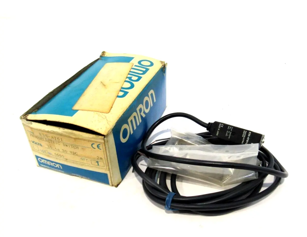 NEW OMRON E3S-AT61 PHOTOELECTRIC SWITCH E3SAT61