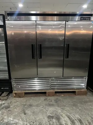 Used MAXX COLD MCF-72FDHC Freezers Florida US | BAM Discount Restaurant Equipment #1393600