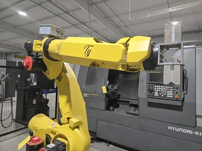 2012 Fanuc Robot R-2000i6 210FS Robotic Arm System w/ Camera System, Pallet Supports, Controllers,