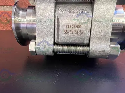 USED SWAGELOK SS-65TSC16 STAINLESS STEEL BALL VALVE W/ 1" SANITARY FITTING