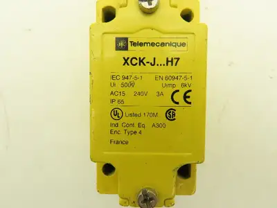 Telemecanique XCK J1305707 Safety Interlock Key Switch 240vac 3amp