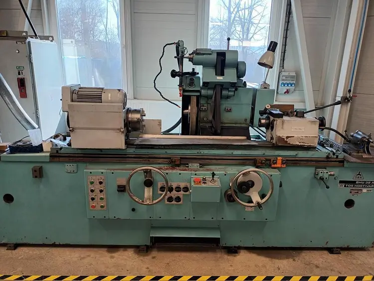 Used TOS BHU 32 A/1000 Cylindrical Grinders Including Plain & Angle Head CZ | Amaron s.r.o. #1061770