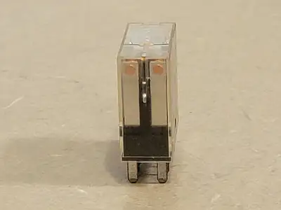 USED OMRON G2R-2-SN