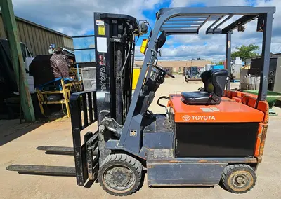 USED 2002 TOYOTA 7FBCU35