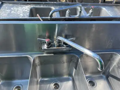 Used Glastender Used 96" Glastender TSA-96-S Underbar Stainless Sink Unit Three Compartment - SS2 Sinks Illinois US | Falcon Restaurant Supply #1376058