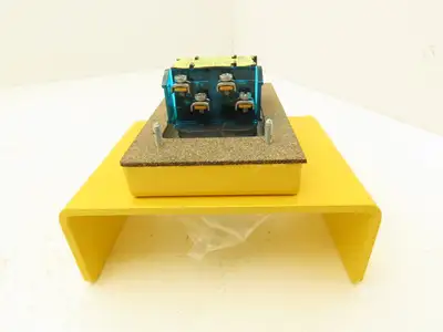 Allen Bradley 800P-F2CGAV Palm Operated Push Button Switch Flush Mount 1NO 1NC