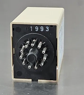 Omron 61F-GP-N FLOATLESS LEVEL SWITCH. 4C-24