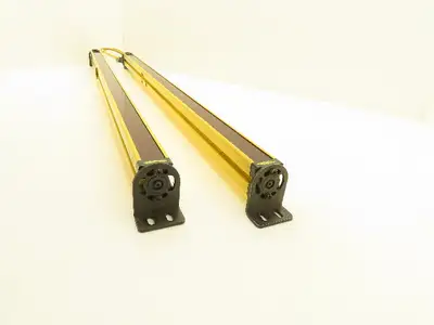 Banner SLSE30-900P8 SLSR30-900P8 EZ-SCREEN Safety Curtain Receiver Emitter 900mm