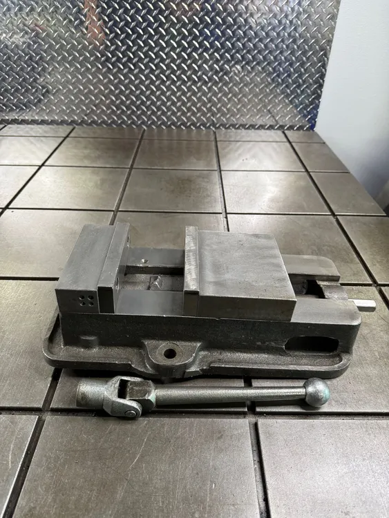 Used KURT D675 Vises Florida US | GMT 8 #170351
