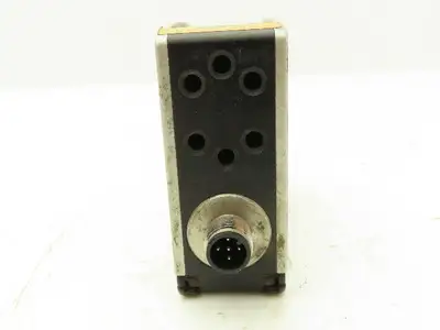 Balluff 66M-LA04-S92-C Photoelectric Distance Sensor 24VDC 20cm-2m