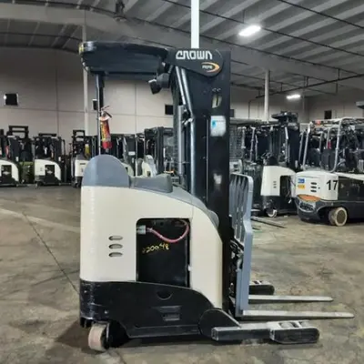 USED 2018 CROWN RR5725-45
