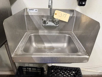 Used _UNKNOWN_ _UNKNOWN_ Sinks Georgia US | Auction Management Corporation #1548561