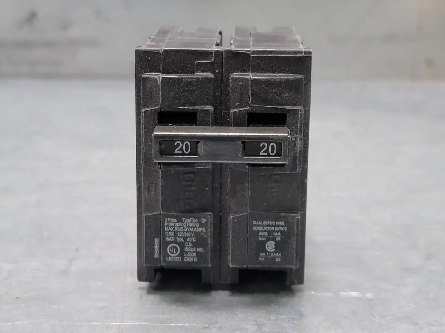 Used SIEMENS Q220 Switchgears British Columbia CA | Lenmark #243538