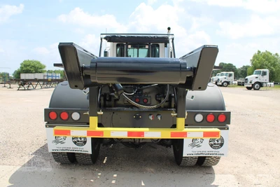 New | in-Stock 2027 WESTERN STAR 47X Hooklifts & Roll-Offs Texas US | Roll Off Truck World #1492010