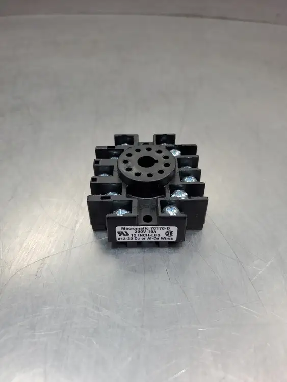 Used Macromatic 70170-D 11-Pin Relay Base, 300V, 10A. Relays & Switches | Palmetto Automation #1155785