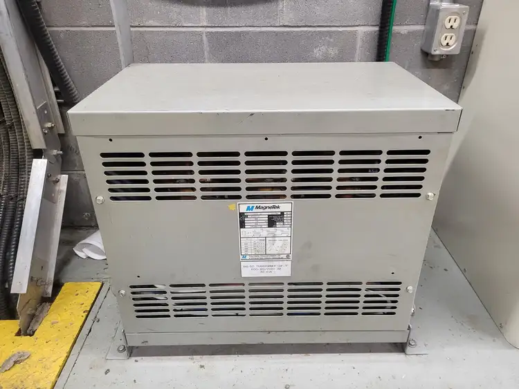 Used MAGNETEK 5H3-30CR-3C Transformers British Columbia CA | Lenmark #265683