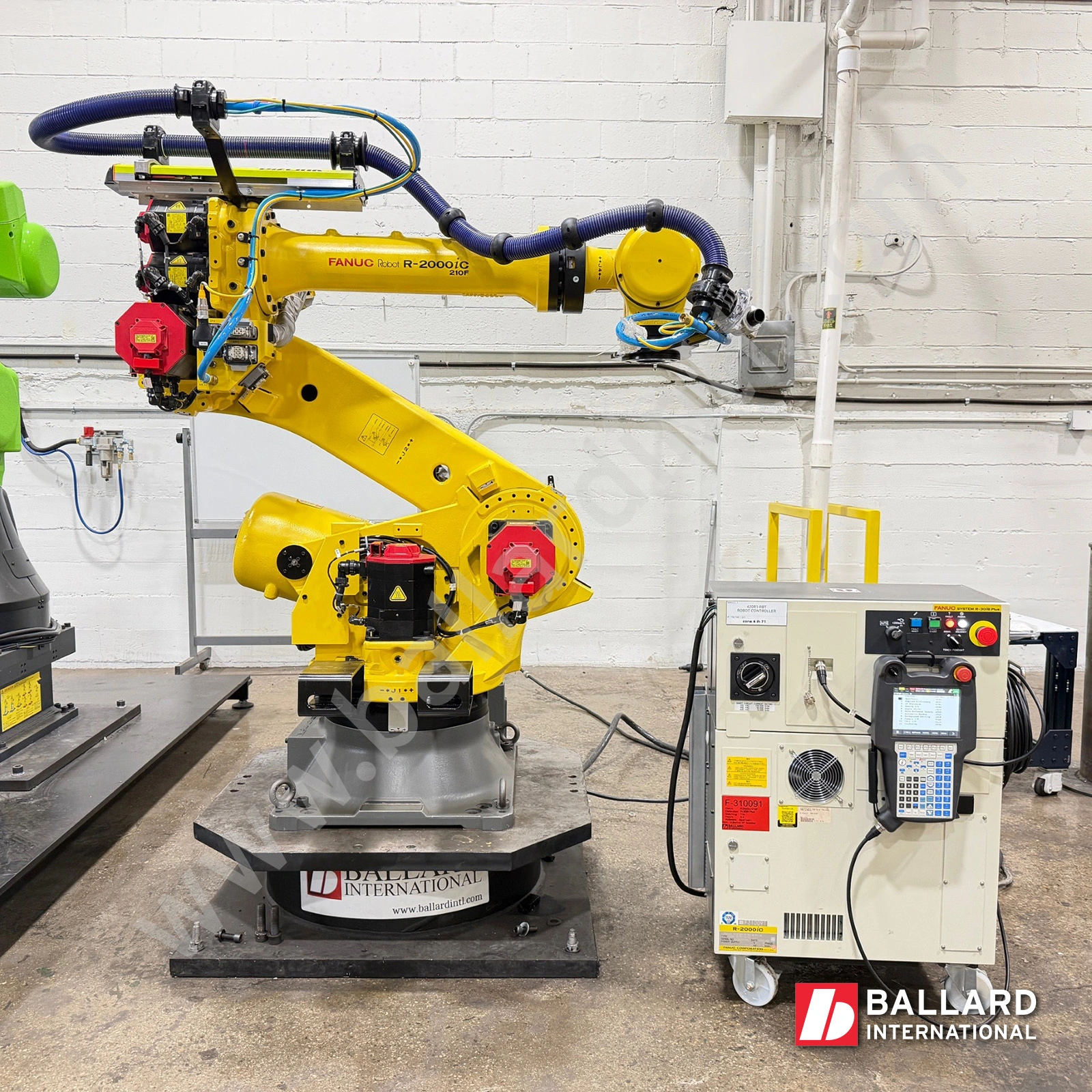 FANUC R-2000iC/210F Robot w/ R30iB Plus – NEW! NEVER PUT INTO PRODUCTION