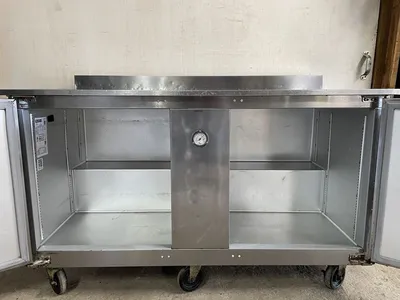 182-0115 Traulsen UHT60-LR Self Contained Undercounter Worktop Cooler