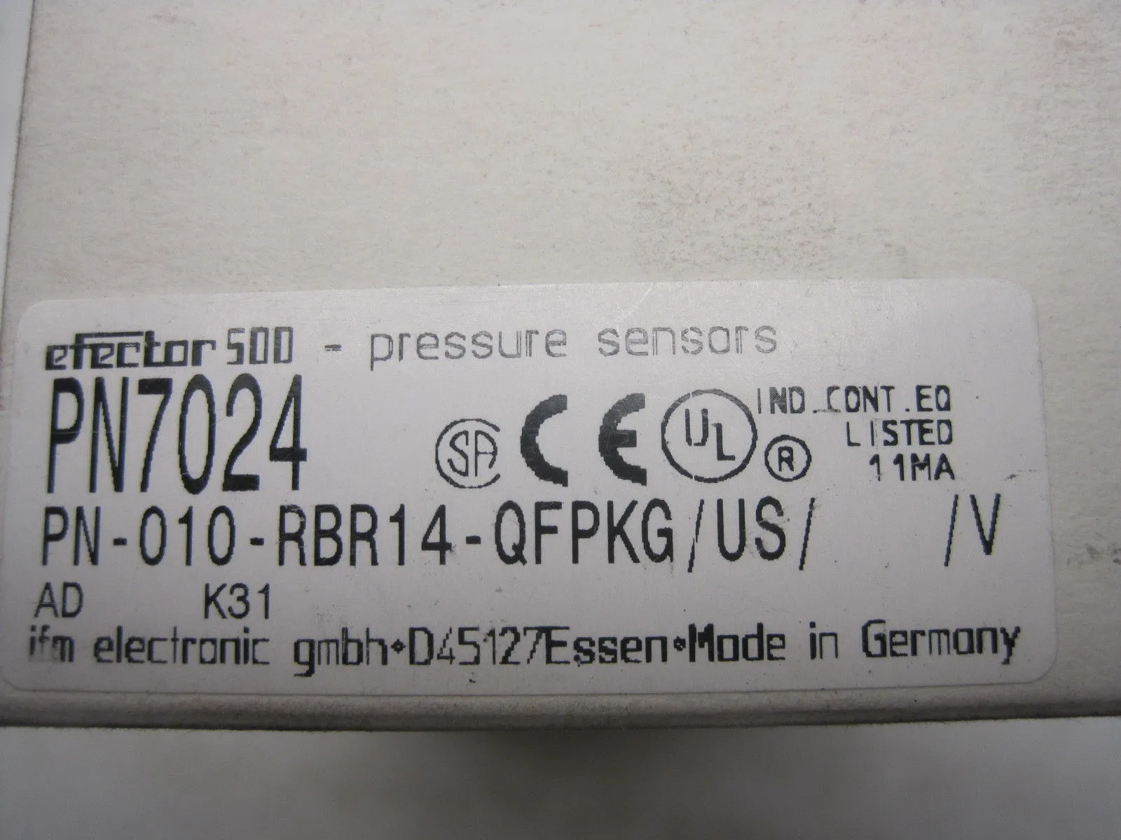 New Efector PN7024 Pressure Sensor