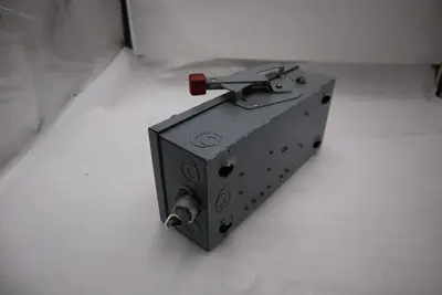Square D H321N Heavy Duty Safety Switch 30A 3 Pole Fusible UNIT STOCK 4911-A