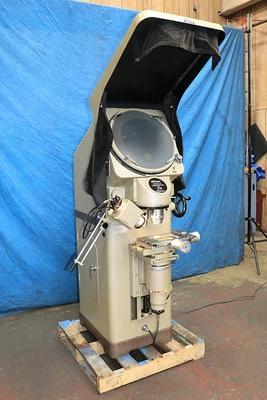 USED 1981 Nikon V-16 VERTICAL PROJECTION FLOOR TYPE