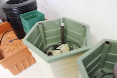 Hydroponics Growing Systems Lot With 2 Air Pumps & Pots (see pictures)