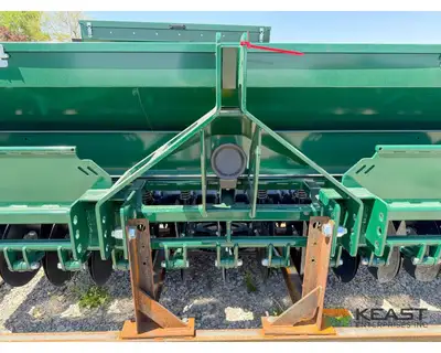 Used PH OUTDOORS _UNKNOWN_ Food Plot Seeders Iowa US | Keast Enterprises #1360437