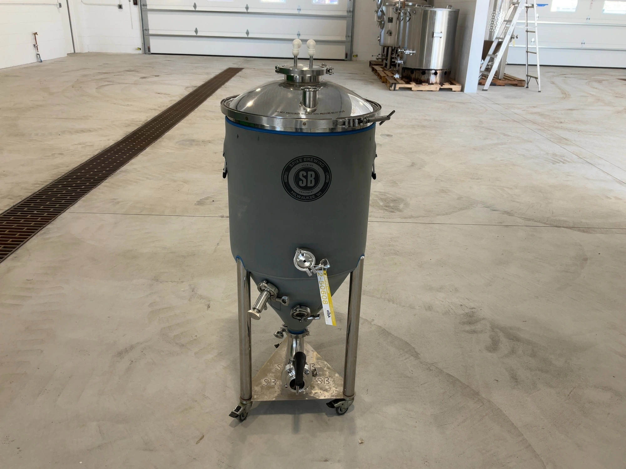 Used SPIKE BREWING CF15 CONICAL FERMENTER/UNITANK WITH INSULATED CONICAL JACKET 18 GALLONS Brewing Equipment Michigan US | Miedema Asset Management Group #1580107