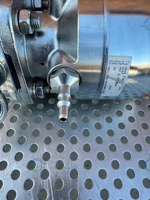 USED GEMU 9650 STAINLESS STEEL PNEUMATIC DIAPHRAGM VALVE WITH/ 1" SANITARY FITTING