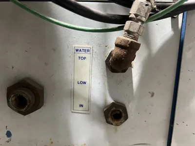 USED TETRAHEDRON TETRAHEDRON  PRESS