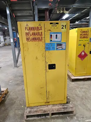 Used ULINE H-1565M Hazardous Storage Units British Columbia CA | Lenmark #1489218