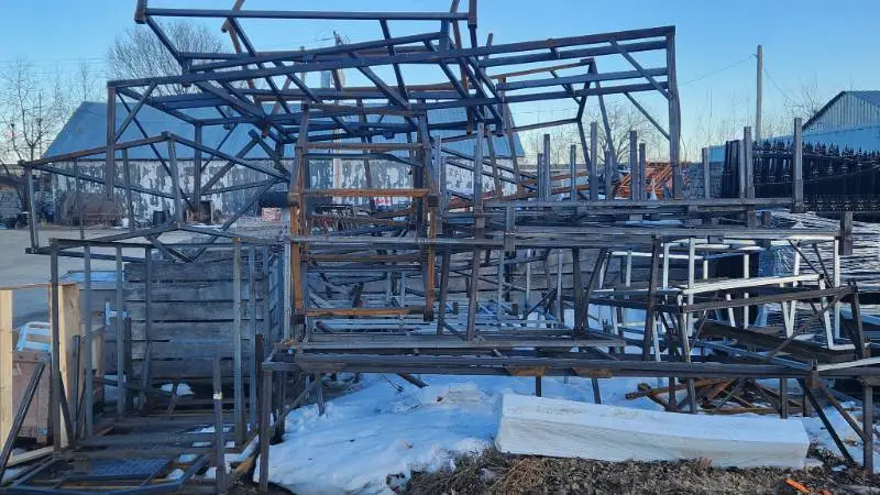 Steel Shipping Crates - no removal between 1/27-1/30