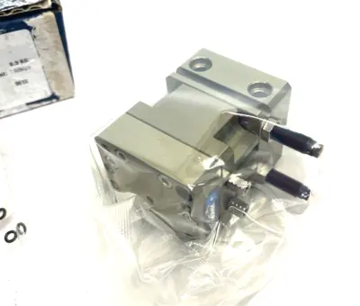 New | in-Stock SCHUNK Miniature Swivel Vane SFL-40-S-180 Rotary Actuators Michigan US | Maverick Industrial Sales #1473985