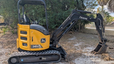 USED 2022 Deere 26G